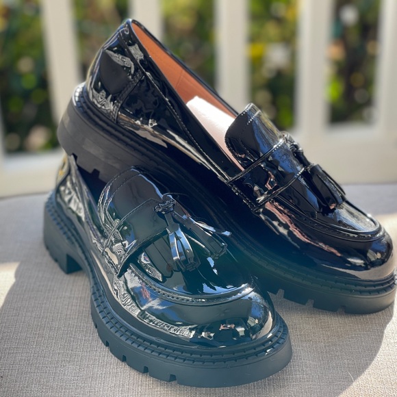 Masika black patent leather loafers with tassels, size 40 (8.5) - Picture 1 of 6